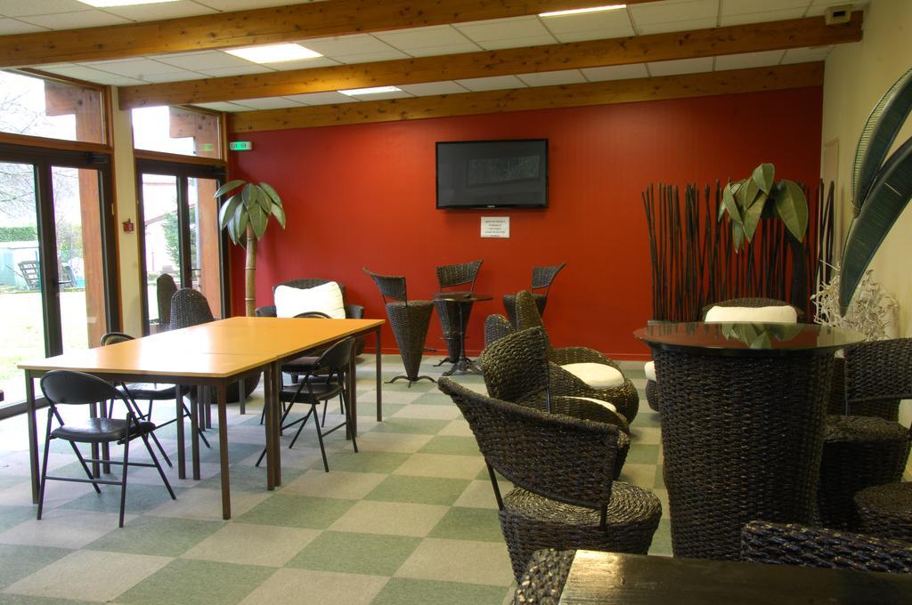 Logis Hotel Restaurant Chez Nous Sainte-Croix  Экстерьер фото